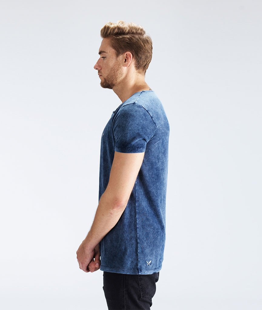 CUTTED NECK t-shirt by Distorted People