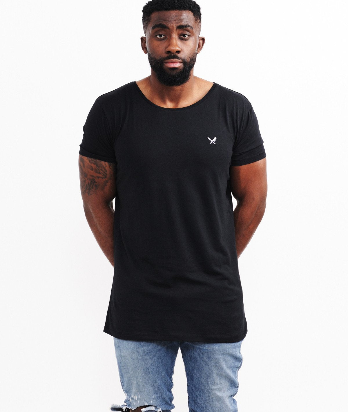 BLADES grand neck T-Shirt by Distorted People