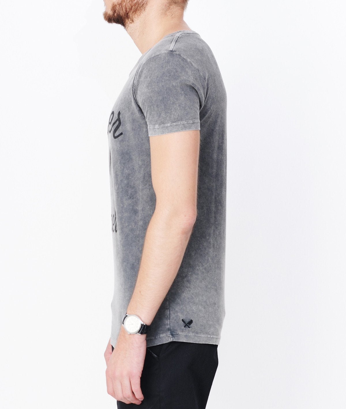 BB BLADES GRAND NECK t-shirt by Distorted People