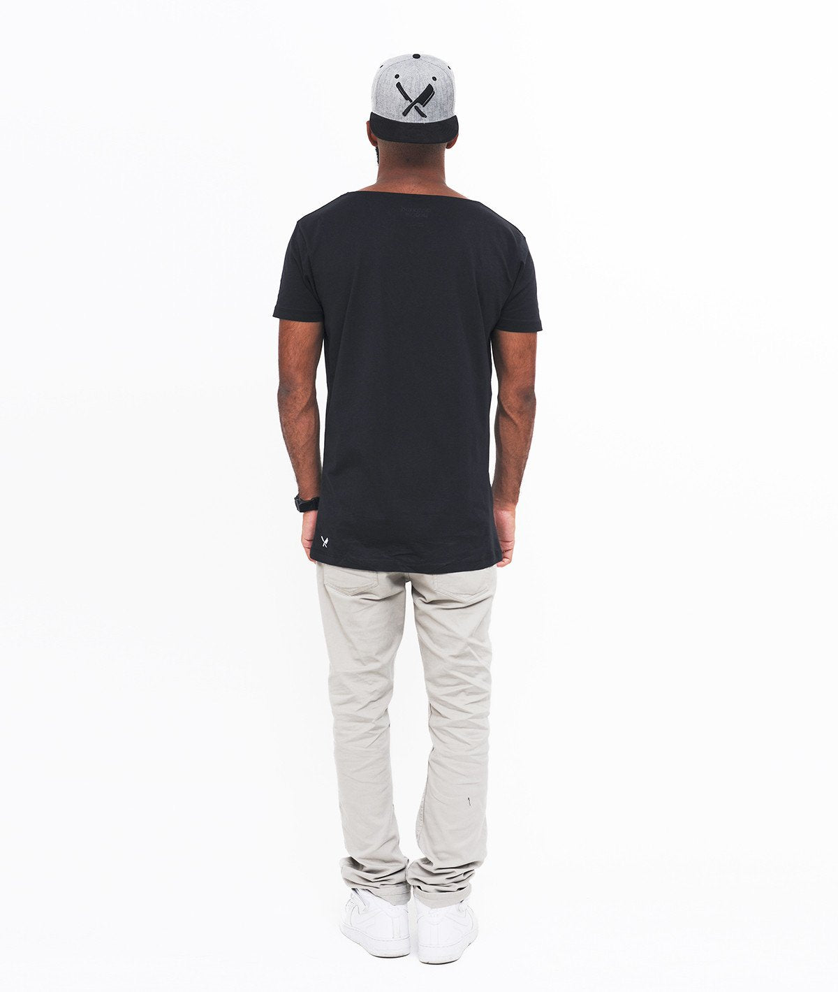 BLADES cutted grand neck t-shirt by Distorted People