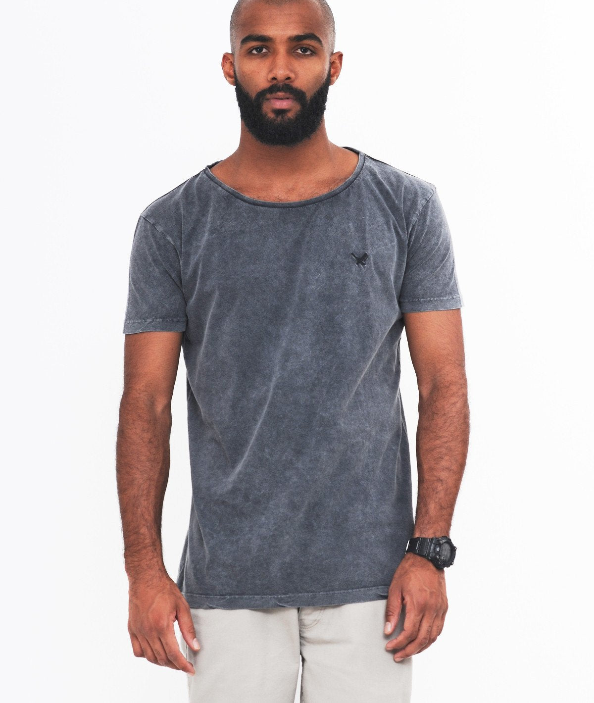 TARO grand neck T-Shirt by Distorted People