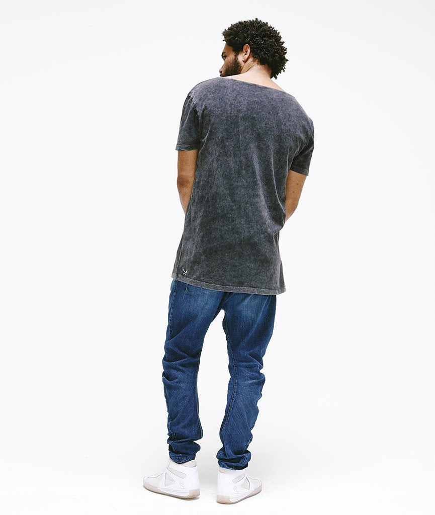 BB BLADES CUTTED NECK t-shirt by Distorted People