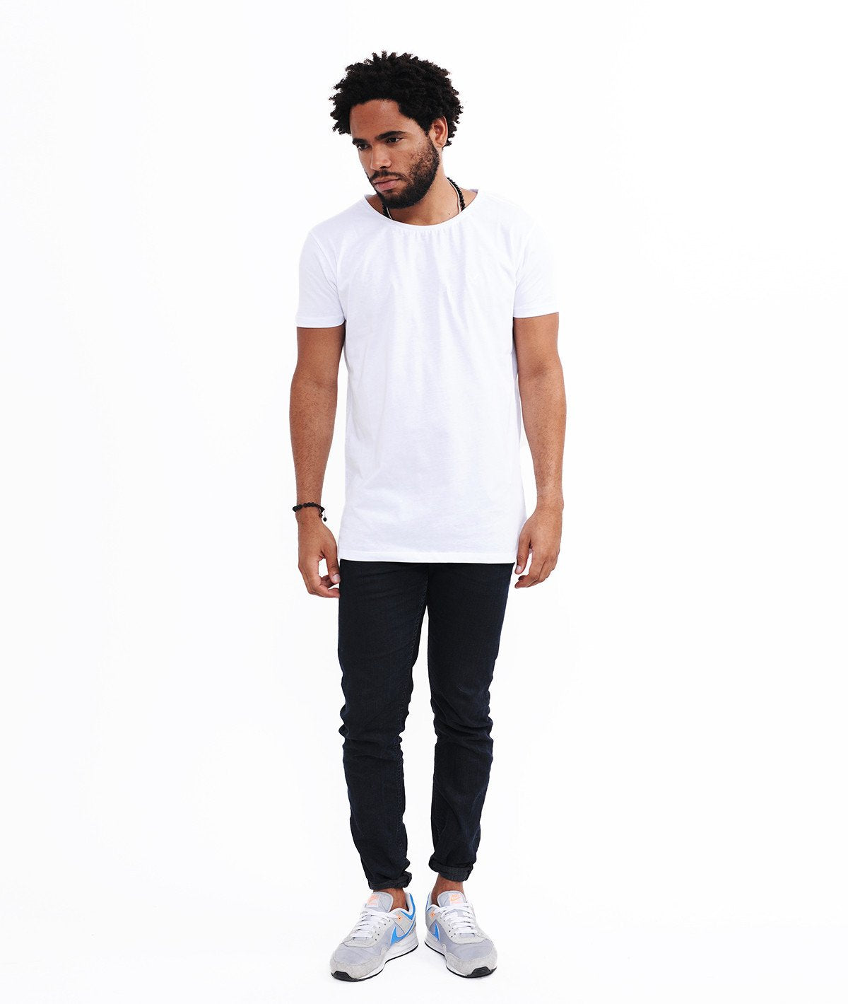 BLADES grand neck T-Shirt by Distorted People