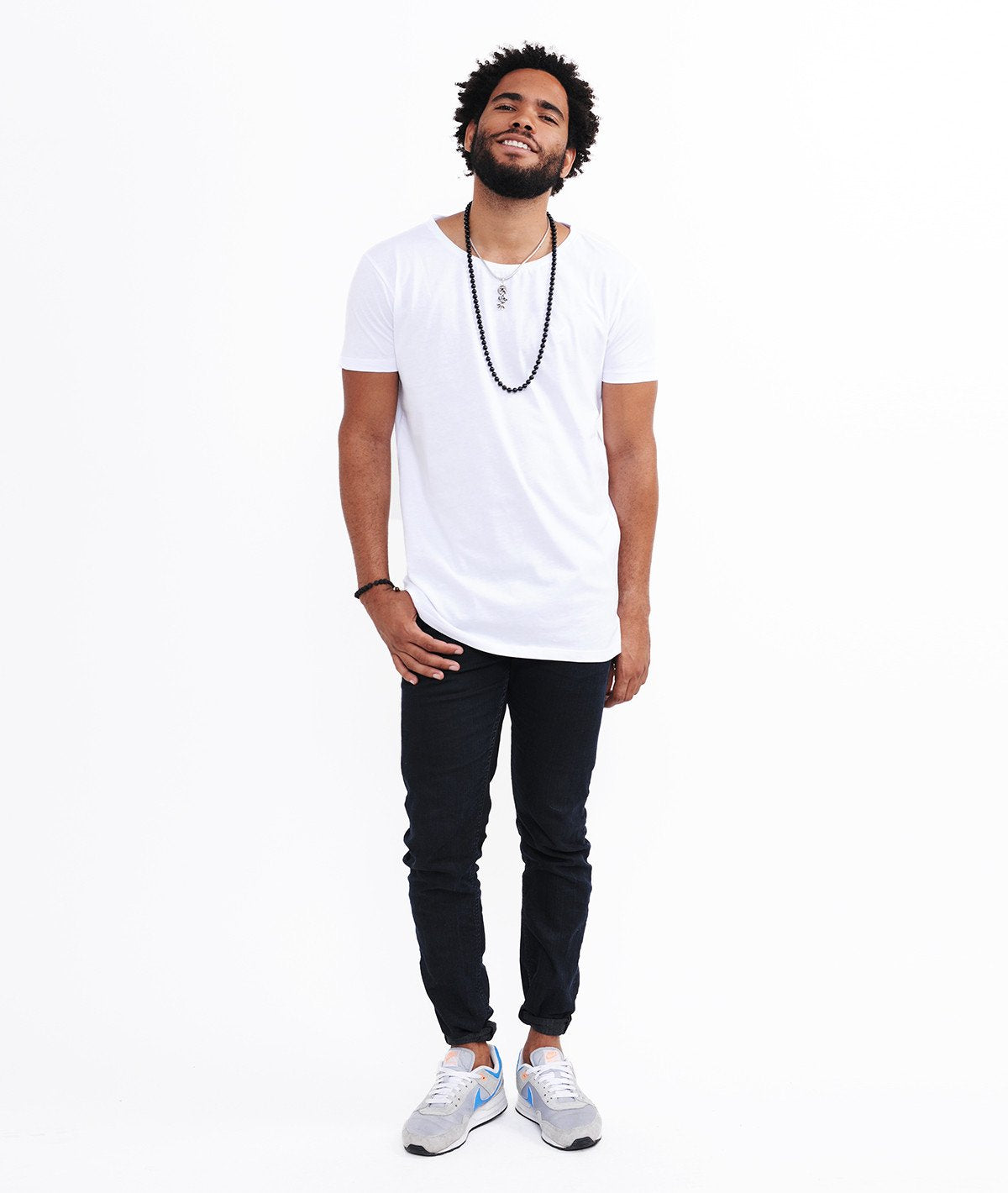 BLADES grand neck T-Shirt by Distorted People