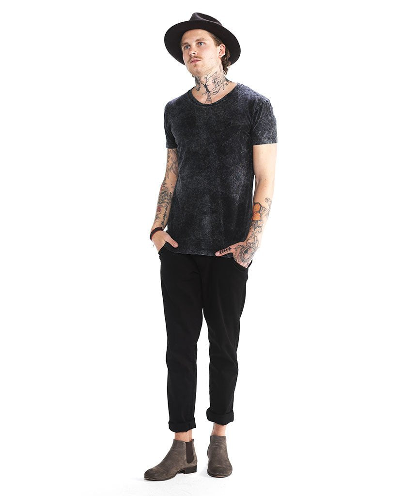 CREW NECK t-shirt by Distorted People