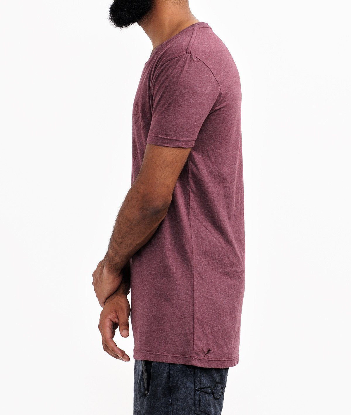 BB BLADES grand neck T-Shirt by Distorted People