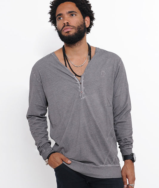 LUCIO y-neck Longsleeve by Distorted People