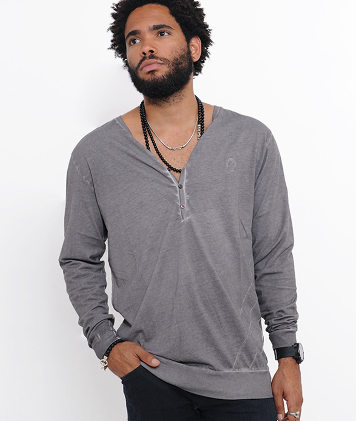 LUCIO y-neck Longsleeve by Distorted People