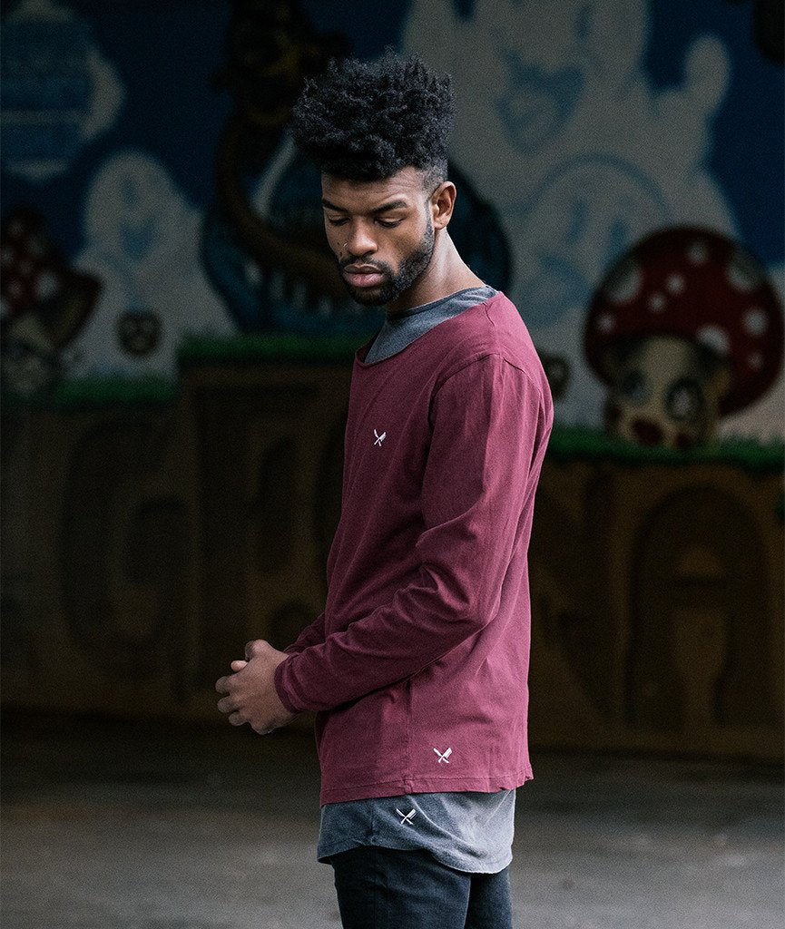 Cutted Neck longsleeve by Distorted People