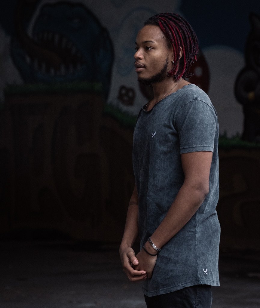 CUTTED NECK TEAM long t-shirt by Distorted People