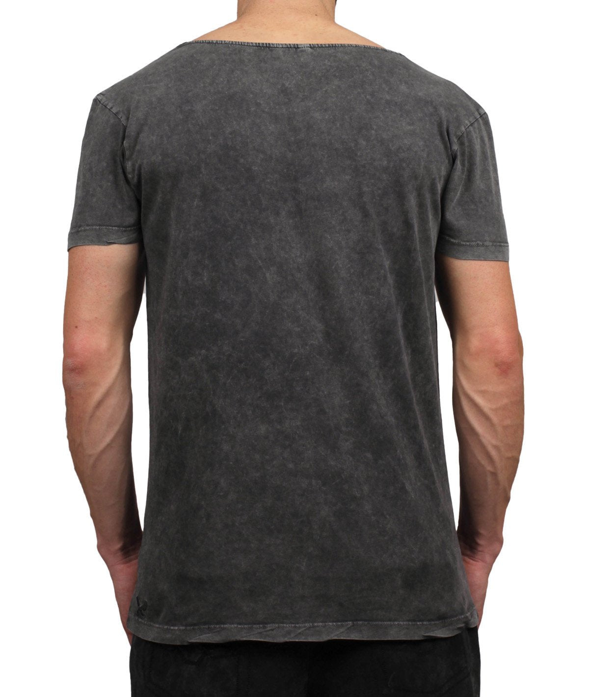 CUTTED NECK t-shirt by Distorted People