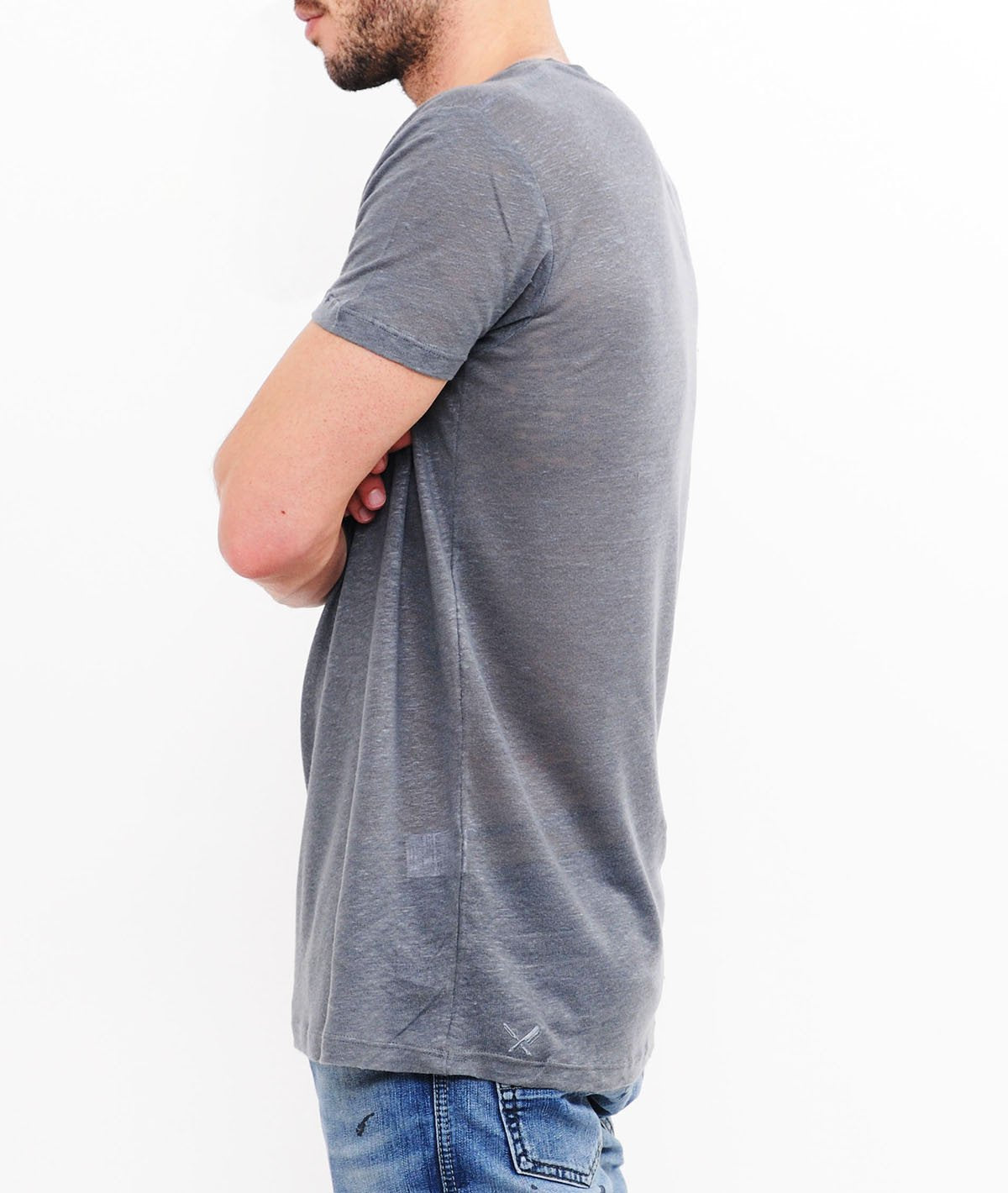 BLADES LEINEN grand neck T-Shirt by Distorted People