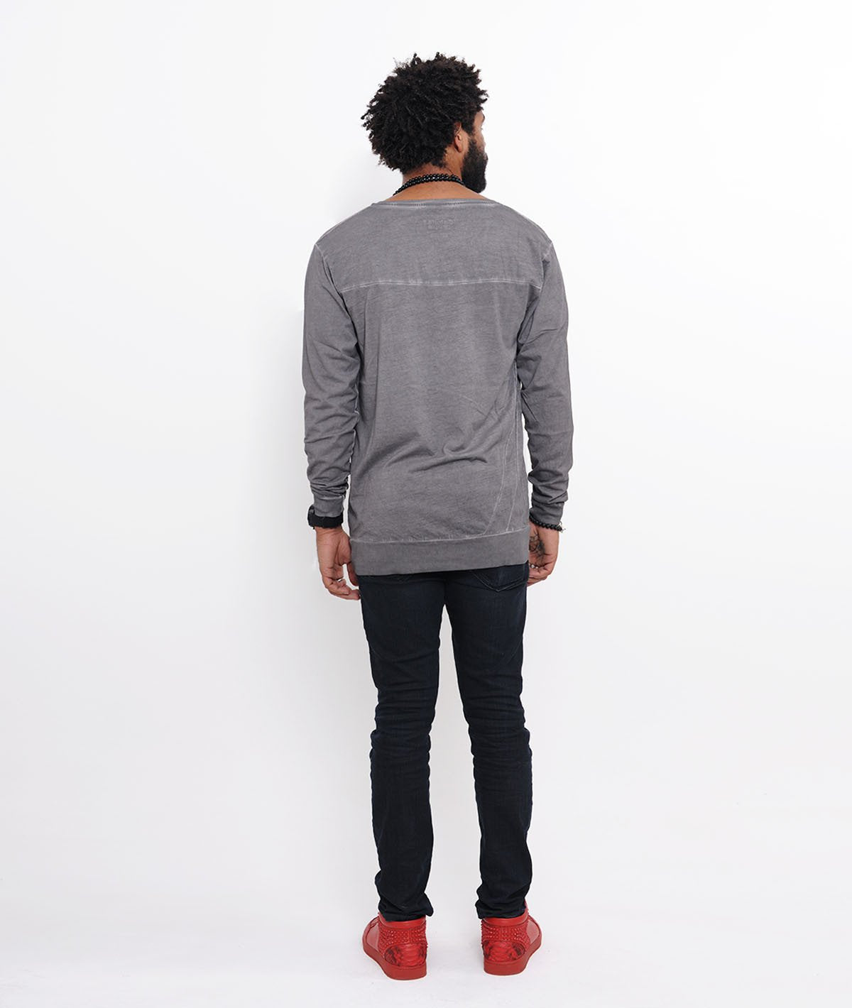 LUCIO y-neck Longsleeve by Distorted People