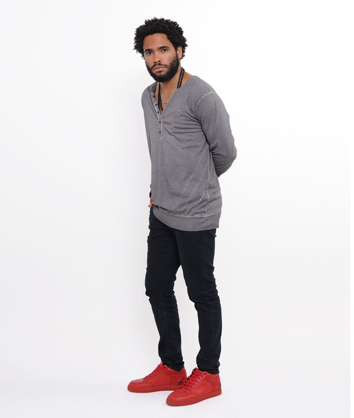 LUCIO y-neck Longsleeve by Distorted People