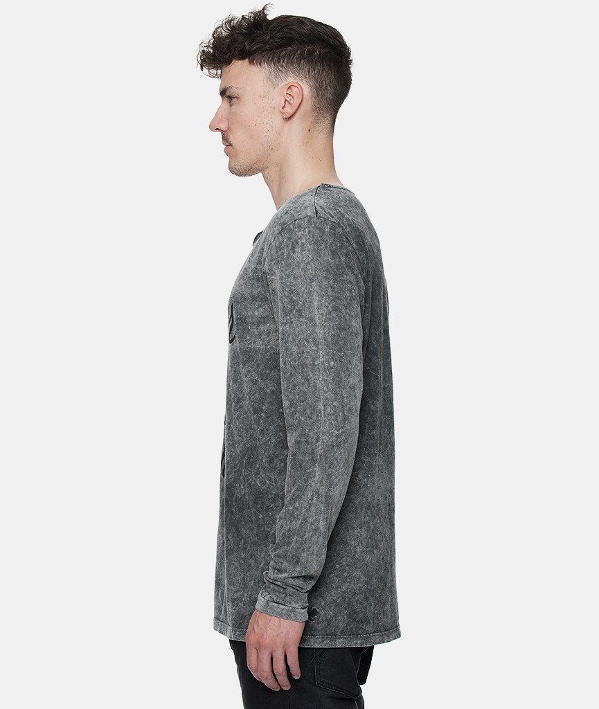 BB BLADES CUTTED NECK longsleeve by Distorted People