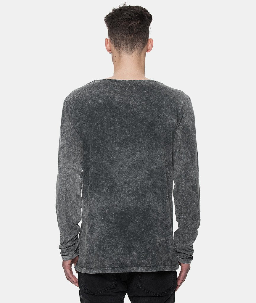 BB BLADES CUTTED NECK longsleeve by Distorted People