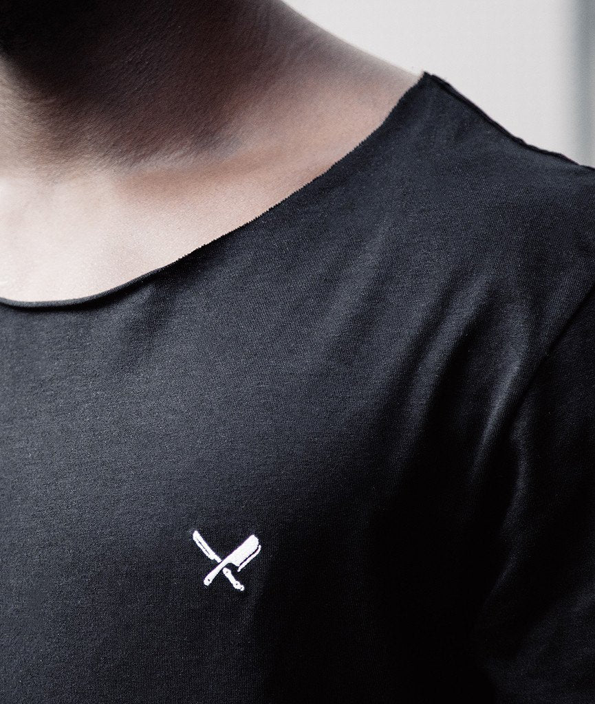 Cutted Neck longsleeve by Distorted People