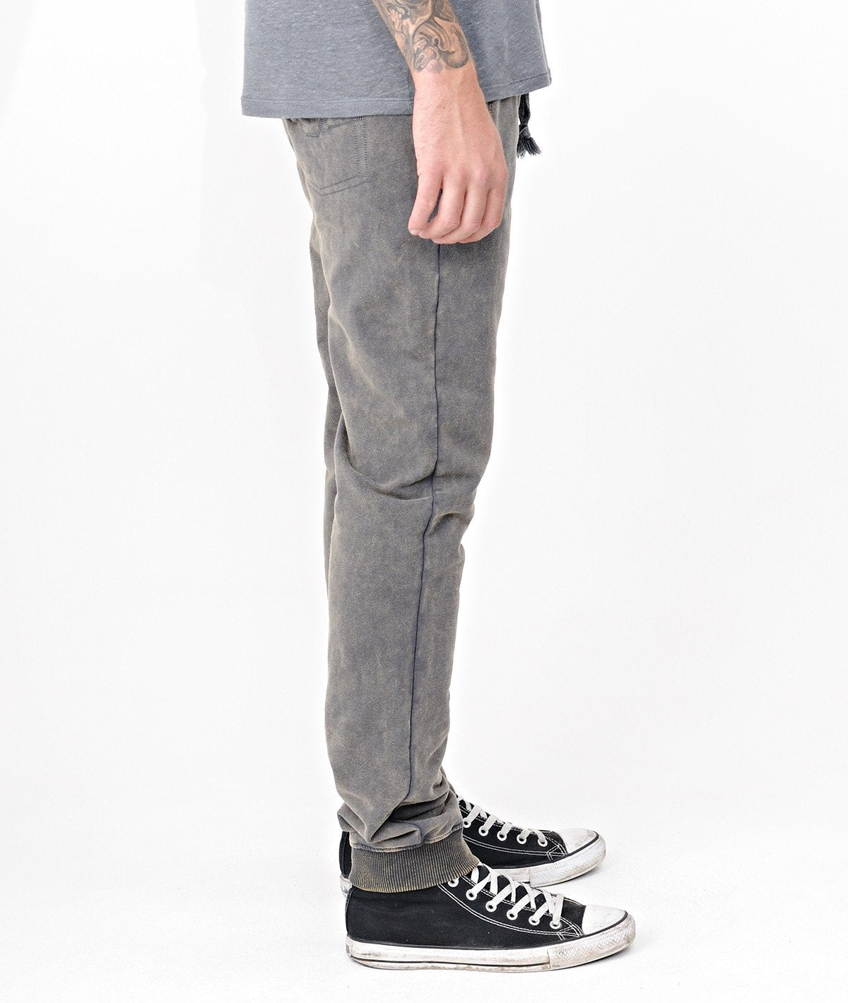 JAHEIM Sweatpant by Distorted People