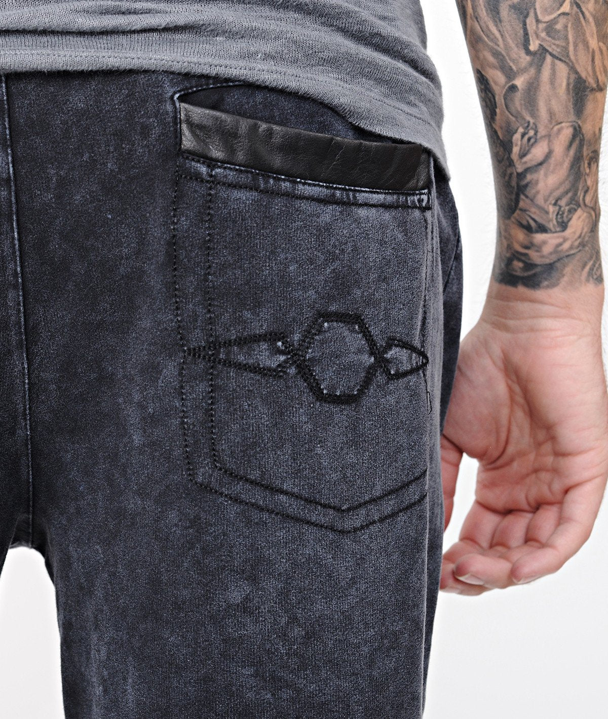 JAHEIM Sweatpant by Distorted People