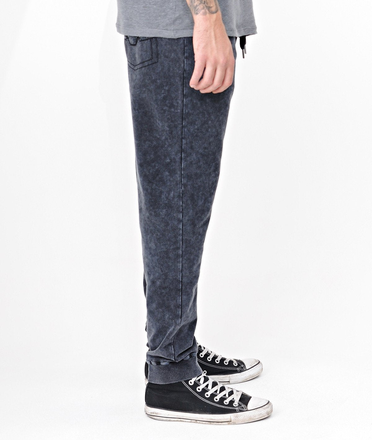 JAHEIM Sweatpant by Distorted People