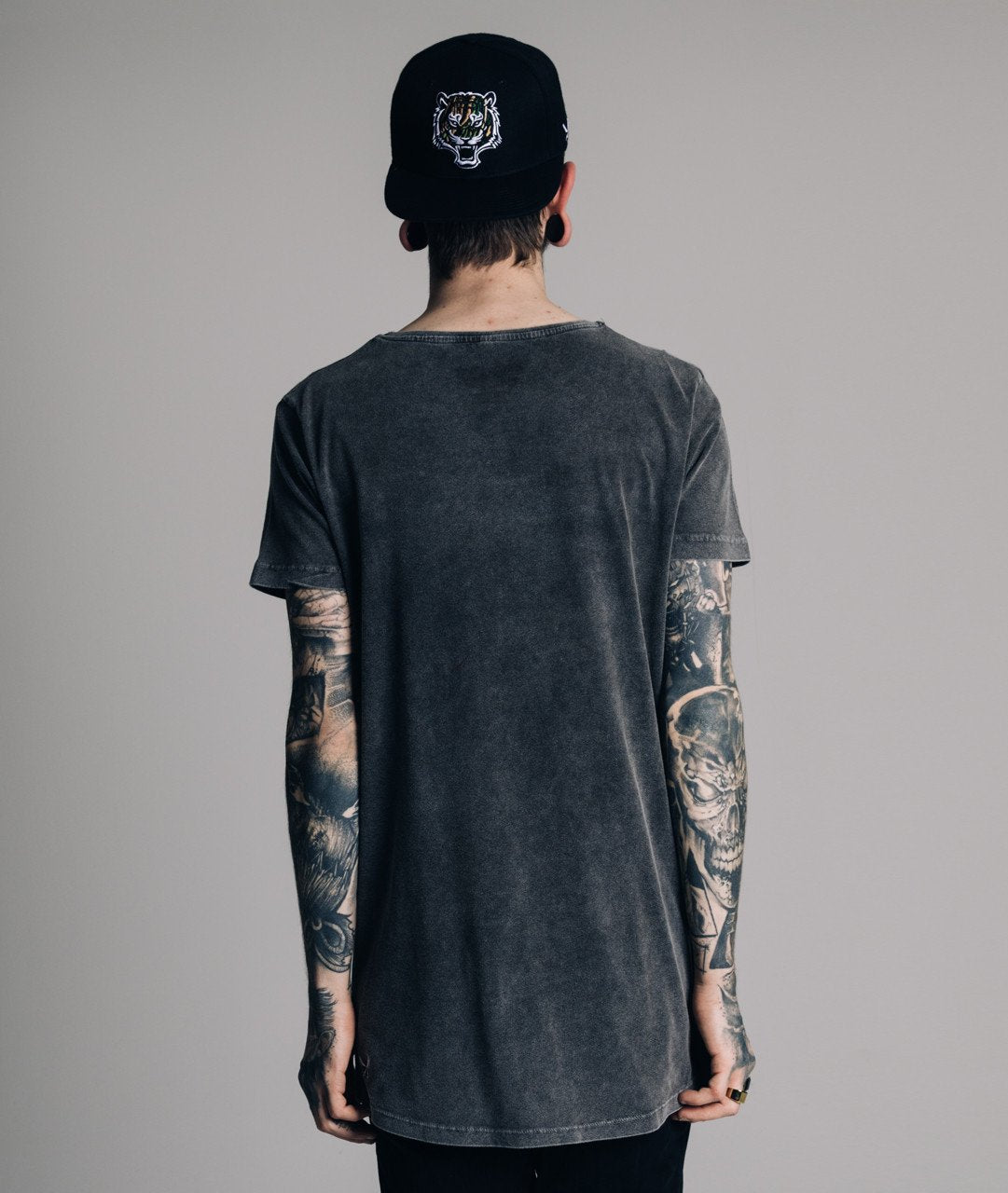 Grand Crew Neck long t-shirt by Distorted People