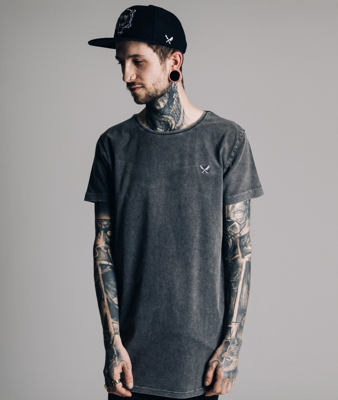 Grand Crew Neck long t-shirt by Distorted People