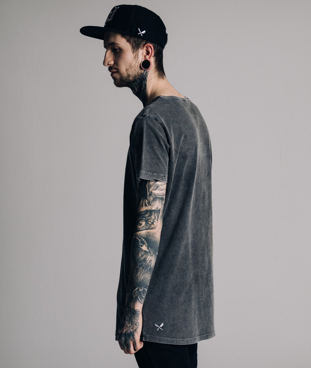 Grand Crew Neck long t-shirt by Distorted People