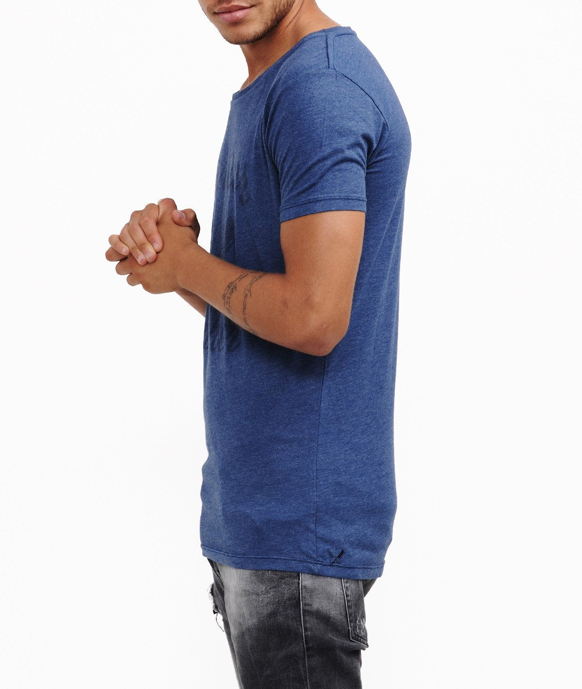 BB BLADES grand neck T-Shirt by Distorted People