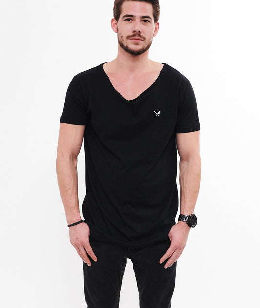 BLADES cutted grand neck t-shirt by Distorted People