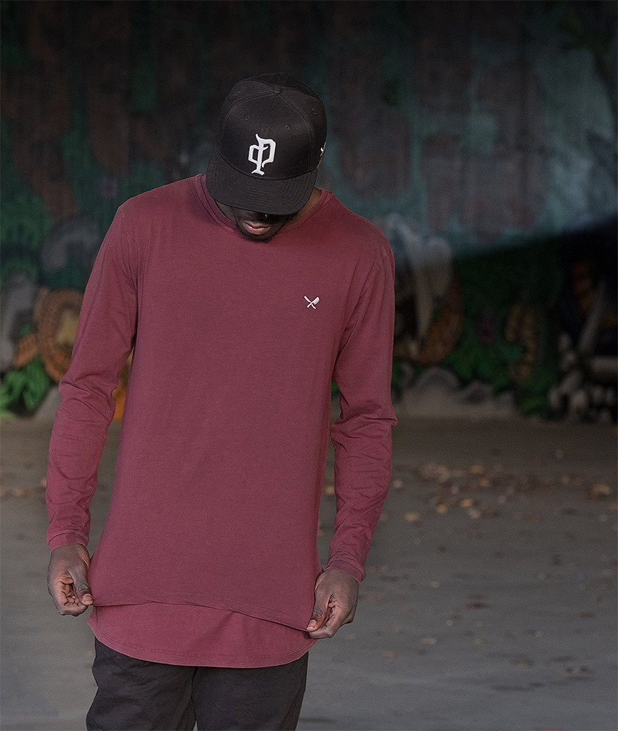 Cutted Neck Circle longsleeve by Distorted People