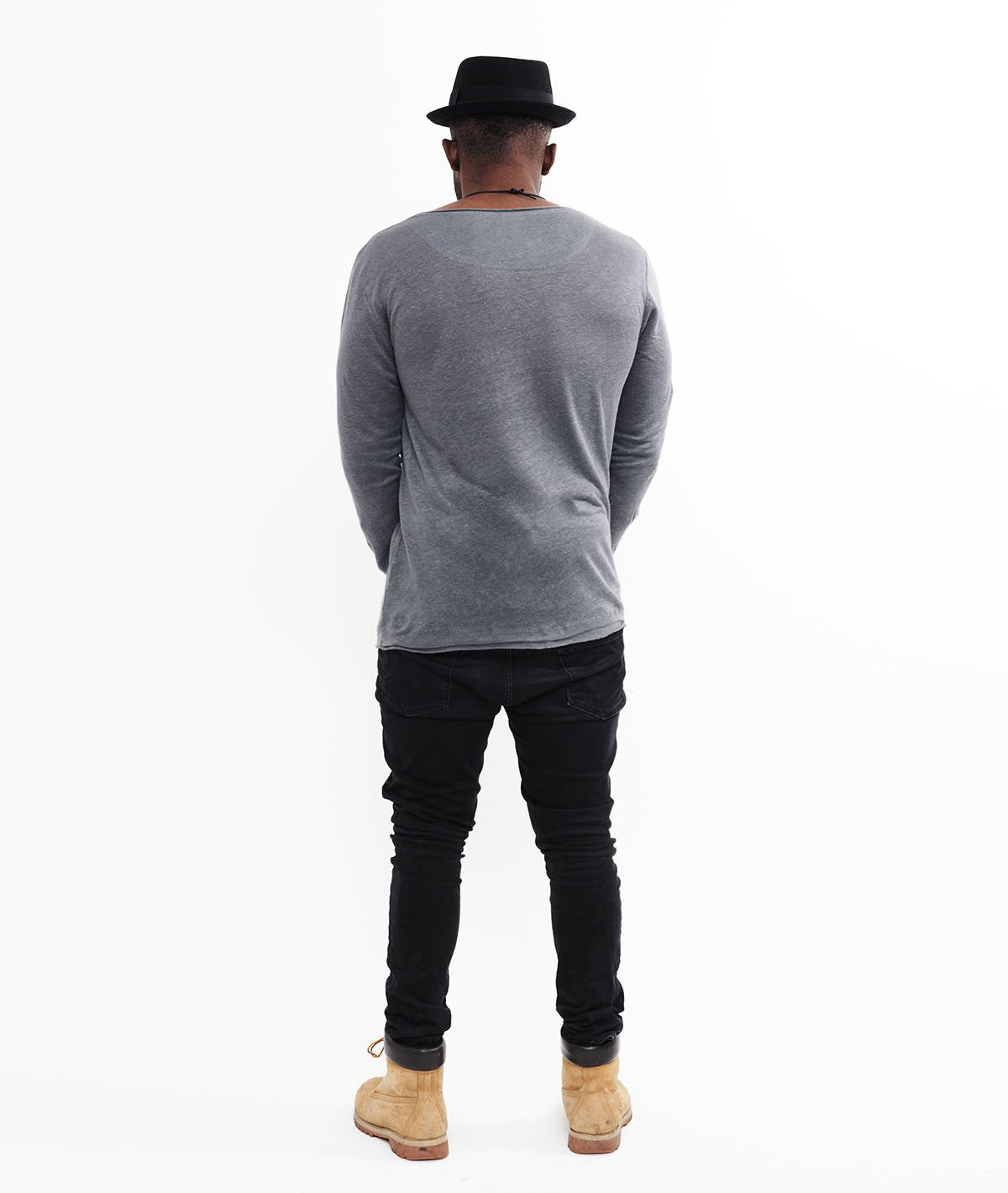 LEINEN CUTTED NECK longsleeve by Distorted People