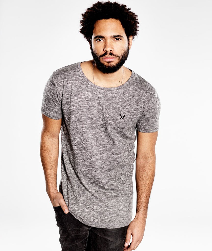 TARO grand neck t-shirt by Distorted People