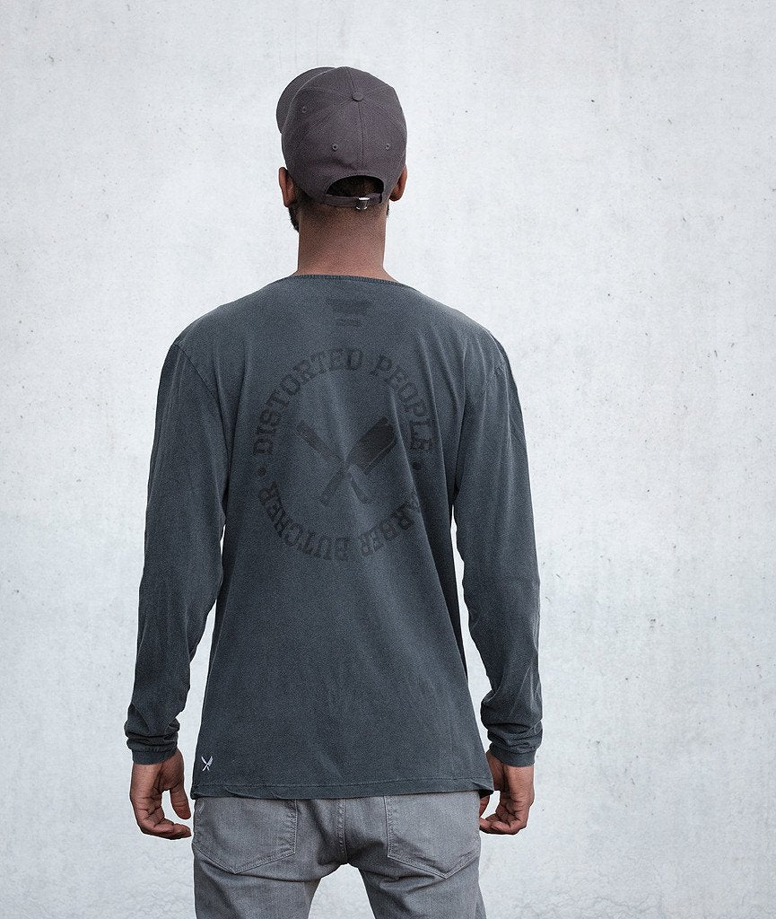 Cutted Neck Circle longsleeve by Distorted People