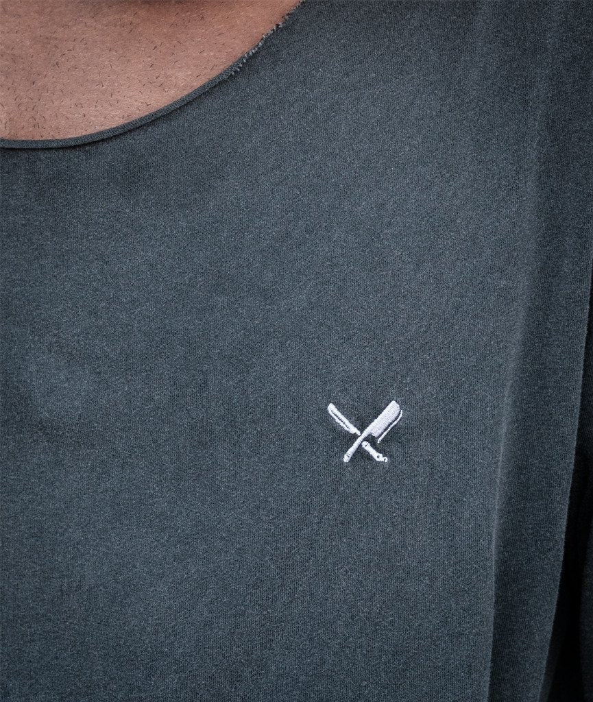 Cutted Neck Circle longsleeve by Distorted People