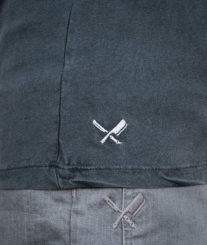 Cutted Neck Circle longsleeve by Distorted People