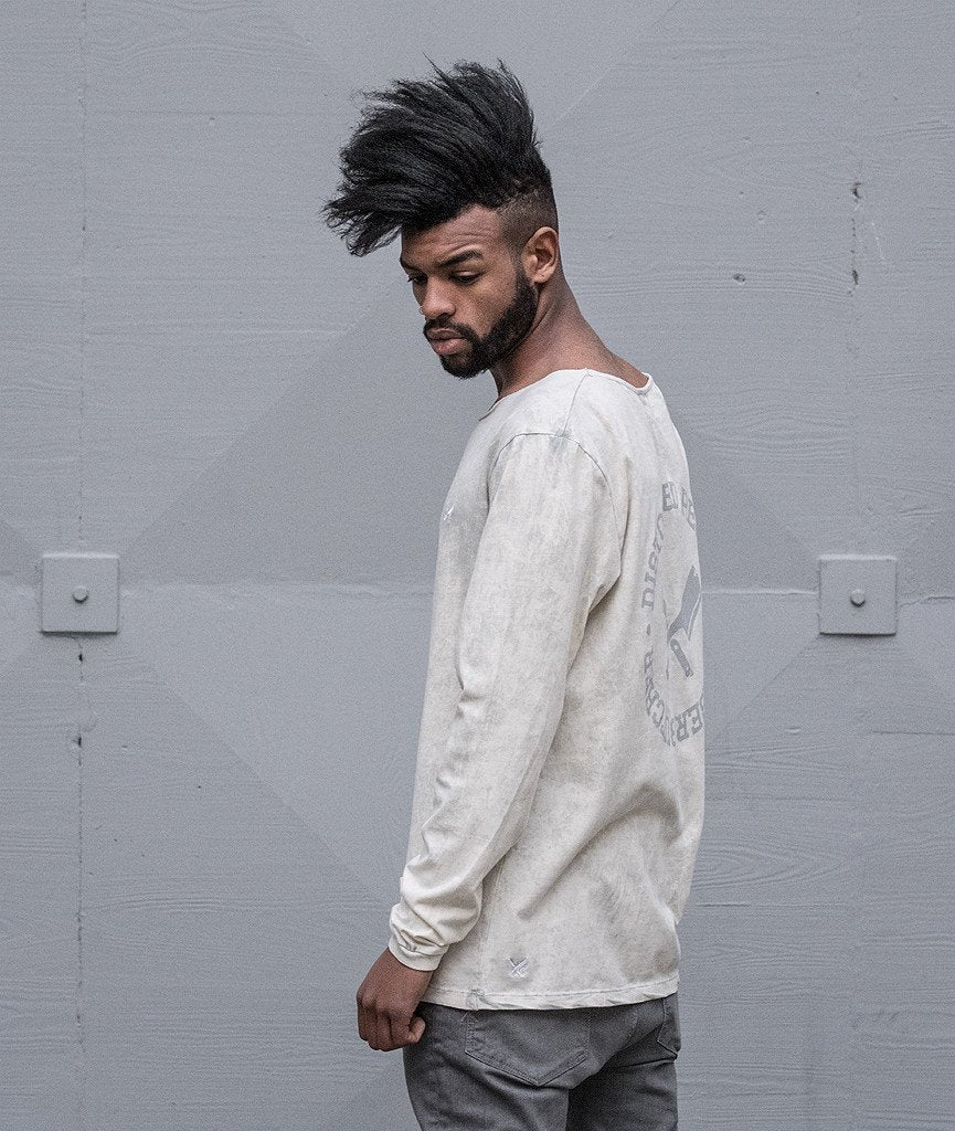 Cutted Neck Circle longsleeve by Distorted People
