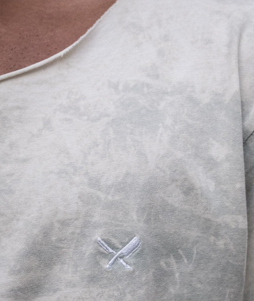 Cutted Neck Circle longsleeve by Distorted People
