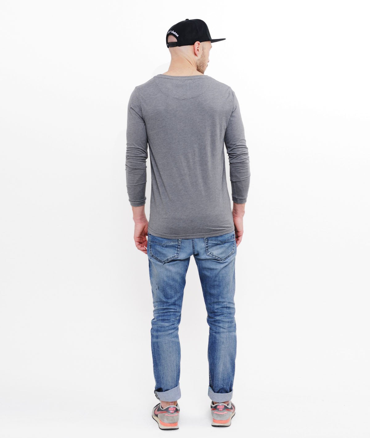 LUKE grand neck Longsleeve by Distorted People