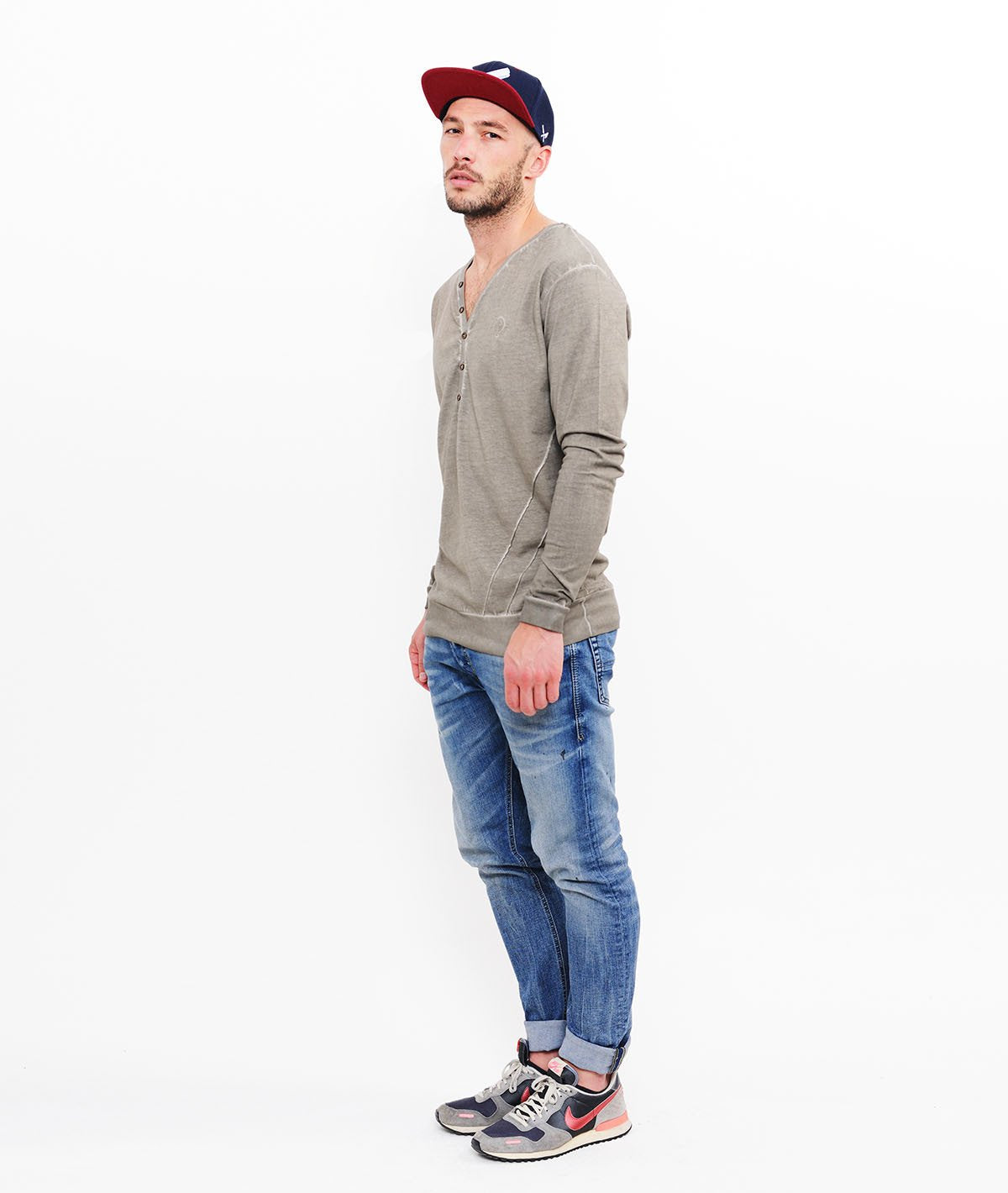 LUCIO y-neck Longsleeve by Distorted People