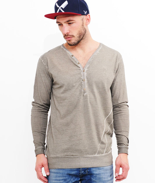 LUCIO y-neck Longsleeve by Distorted People