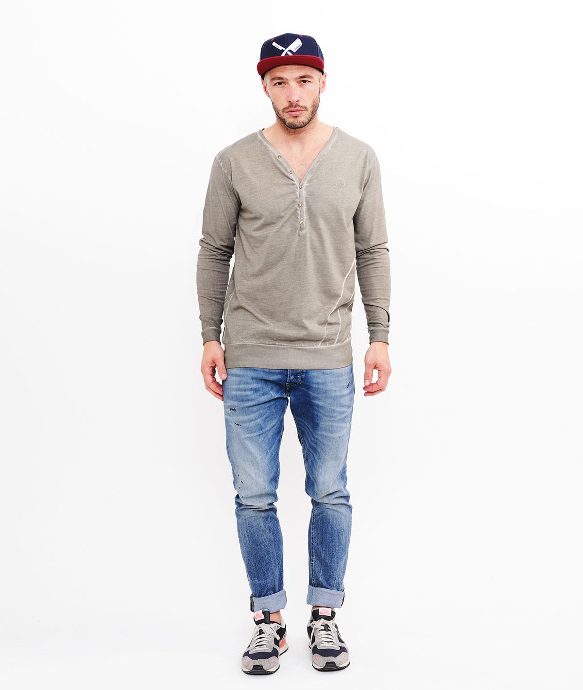 LUCIO y-neck Longsleeve by Distorted People