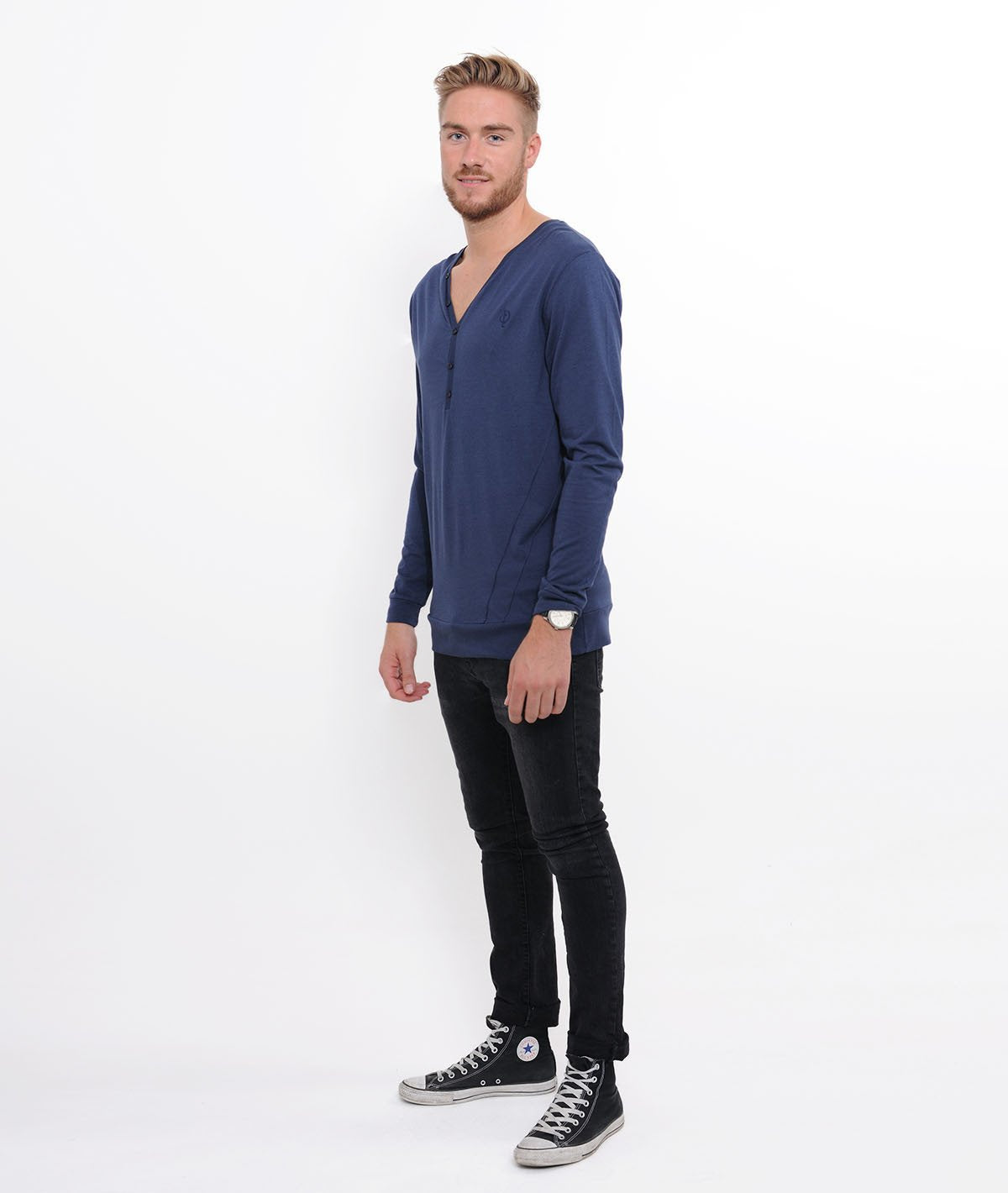 LUCIO y-neck Longsleeve by Distorted People