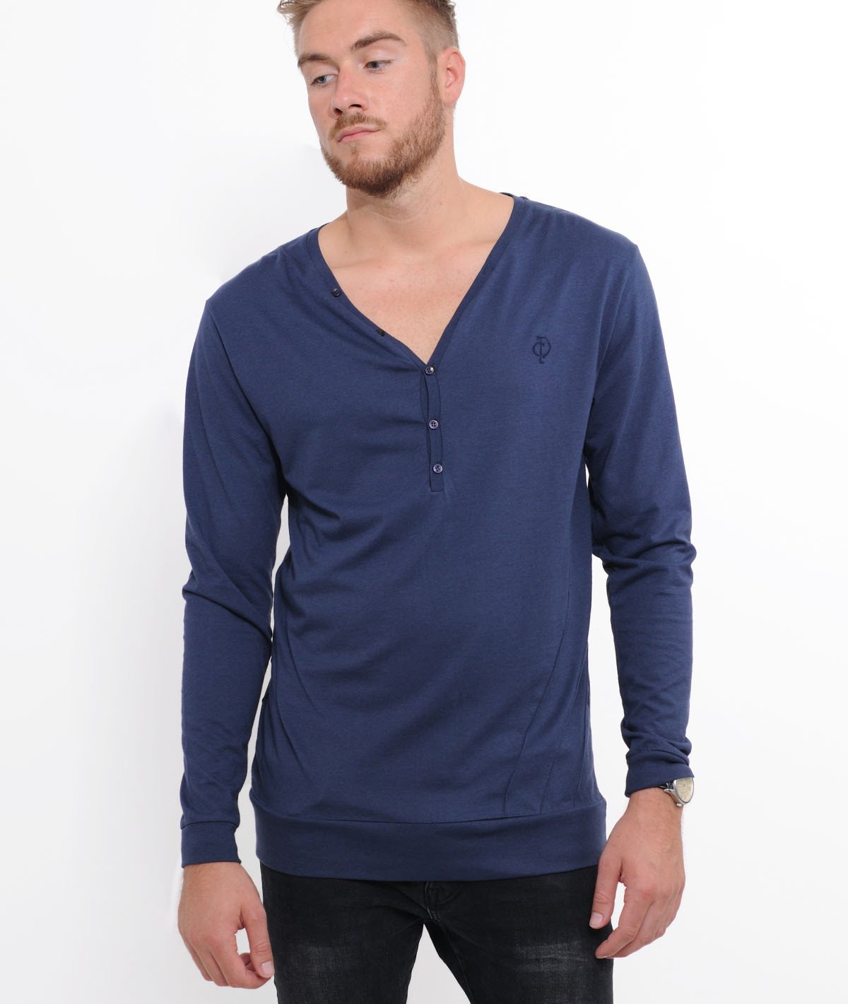 LUCIO y-neck Longsleeve by Distorted People
