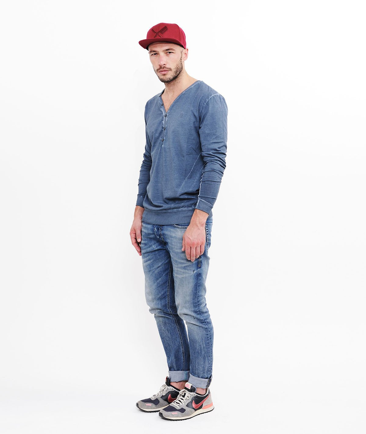 LUCIO y-neck Longsleeve by Distorted People
