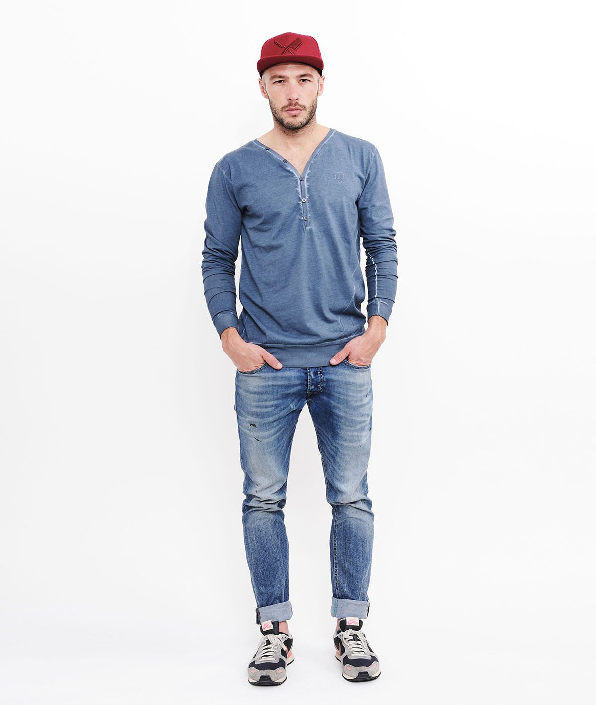 LUCIO y-neck Longsleeve by Distorted People