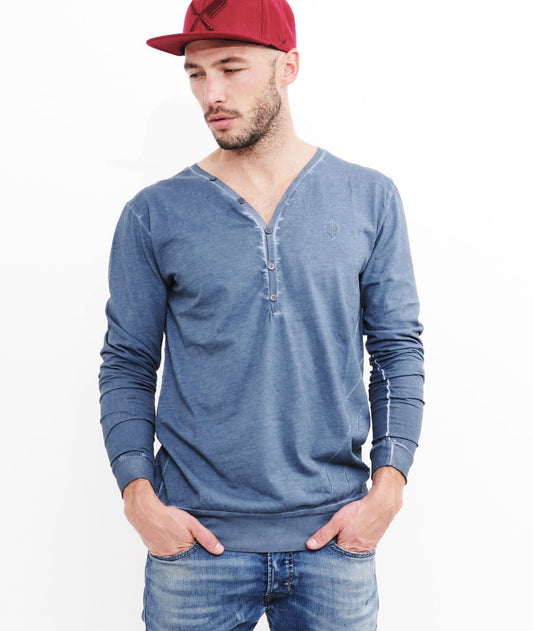 LUCIO y-neck Longsleeve by Distorted People