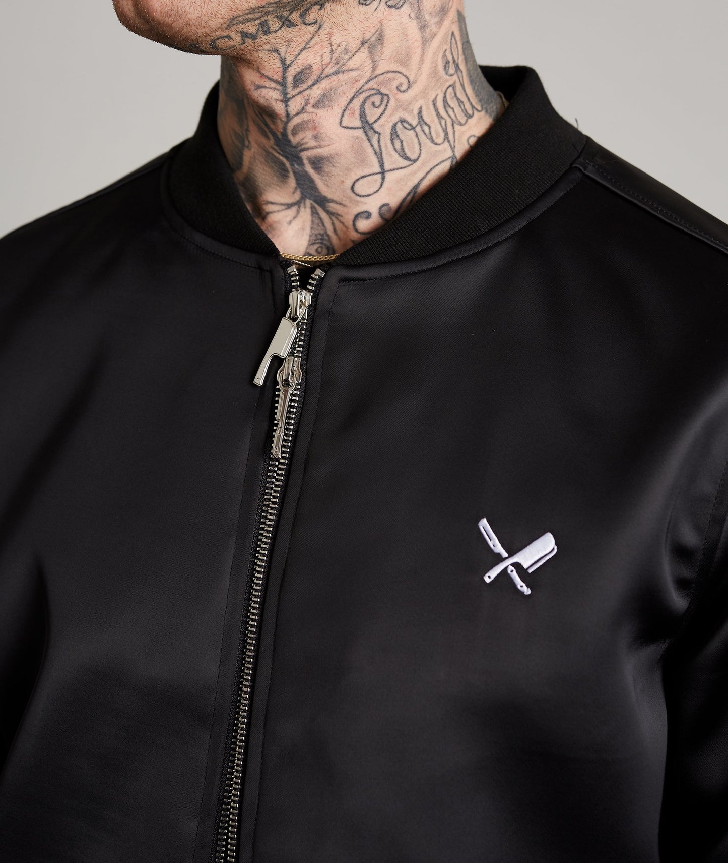 Classic Strapped Premium