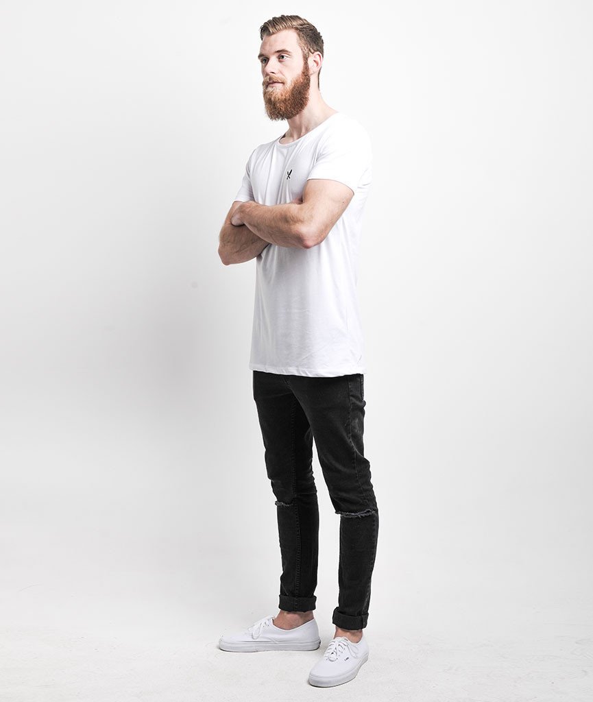 TARO grand neck T-Shirt by Distorted People
