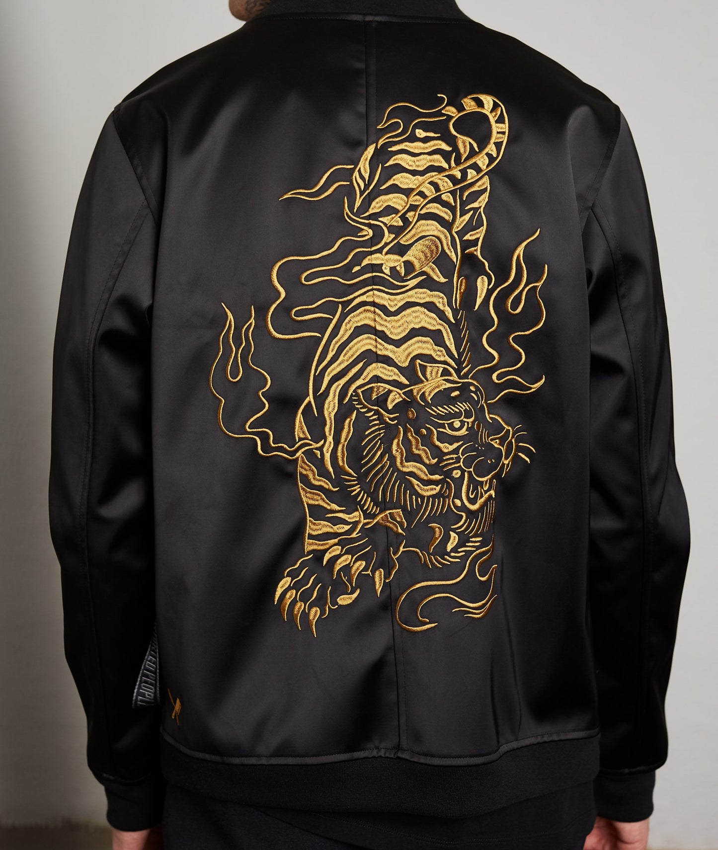 Tiger Ornament Strapped Premium