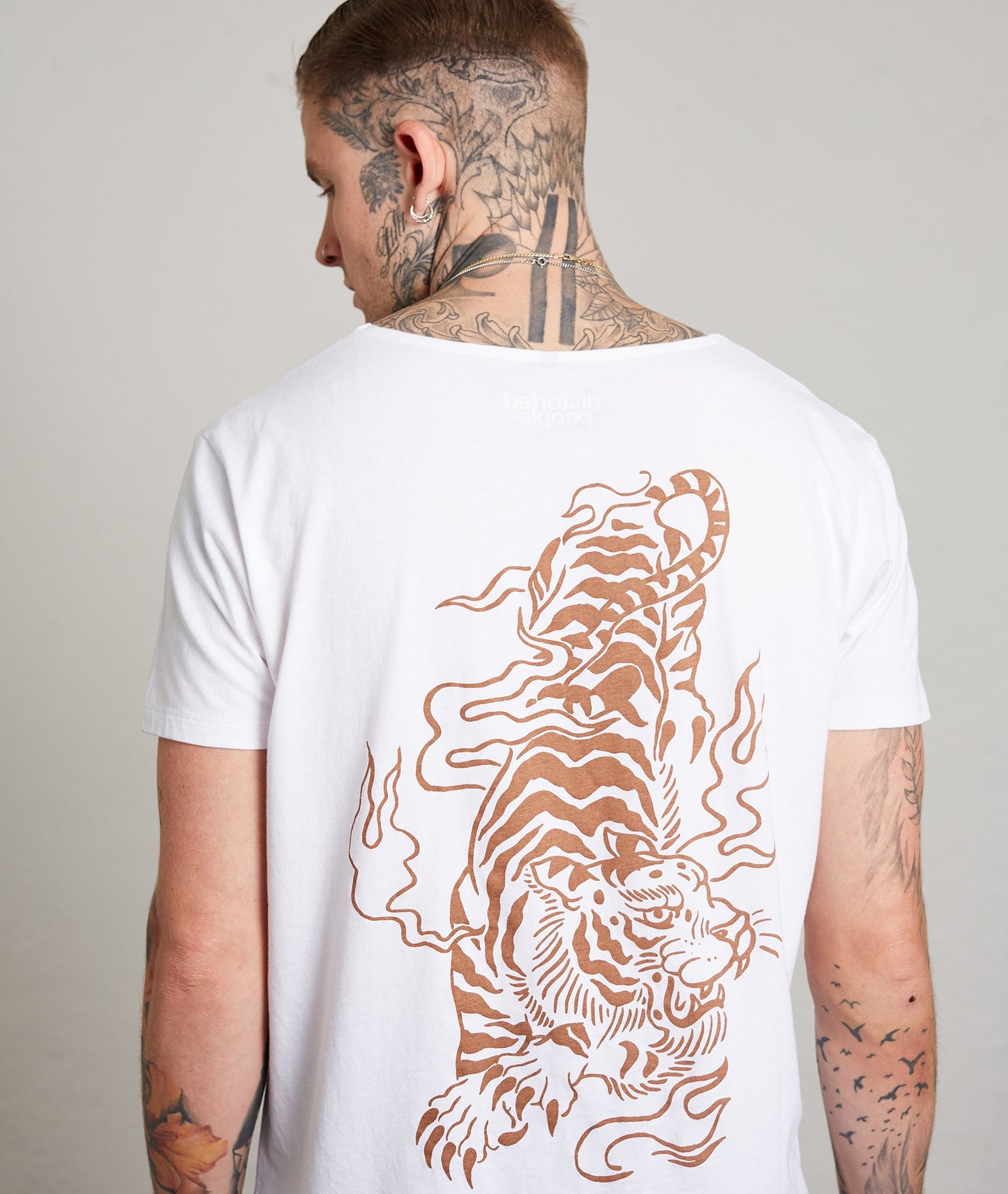 Tiger Cutted Neck